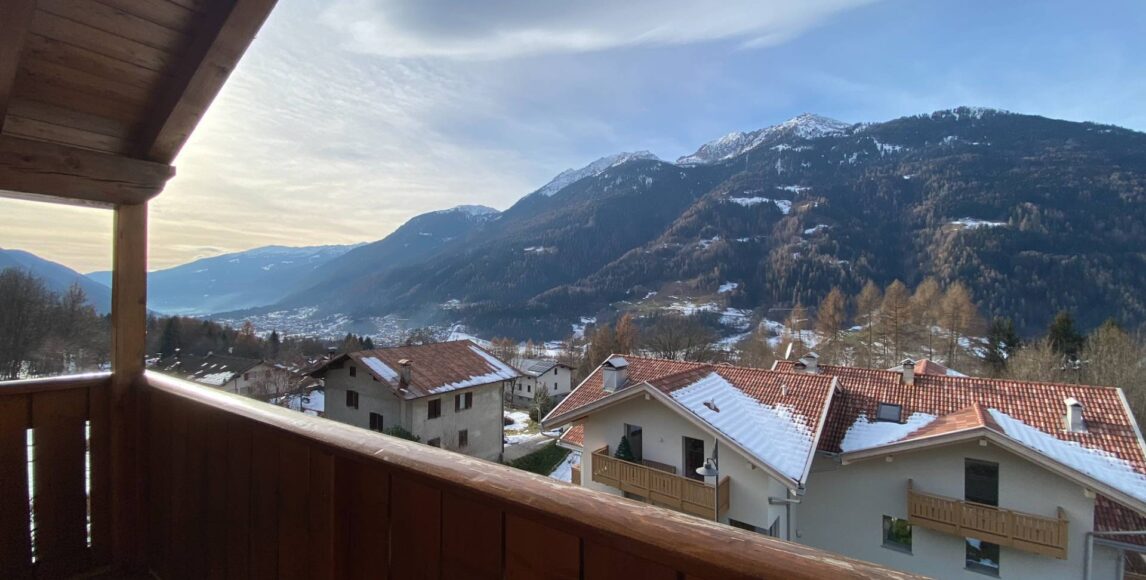 Velký zařízený apartmán na slunném a panoramatickém místě